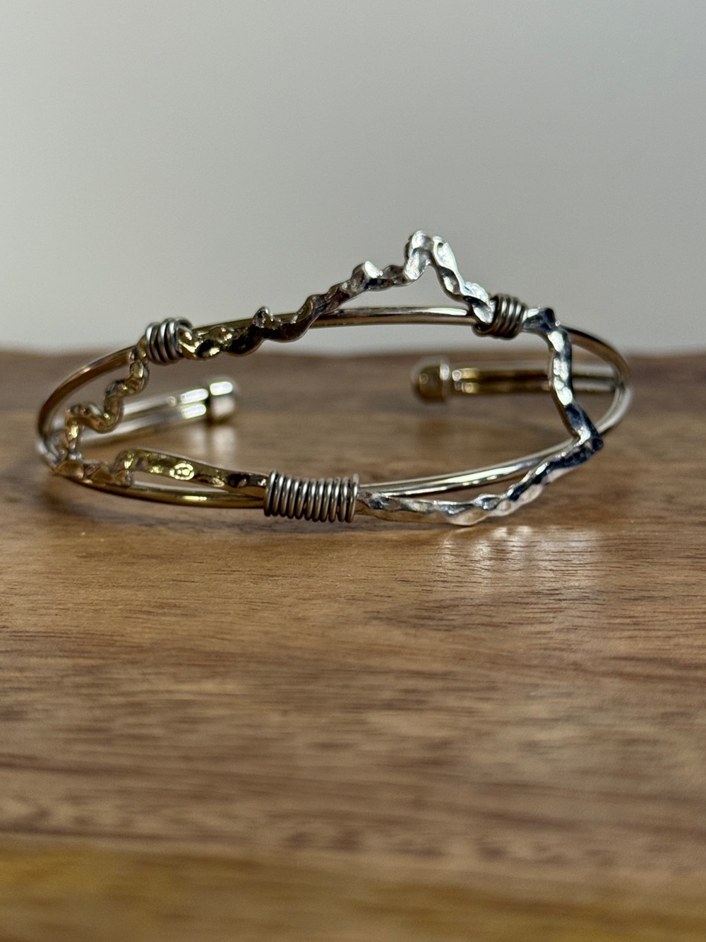 Silver Tone Kentucky State Outline Wire Wrapped Bangle Bracelet